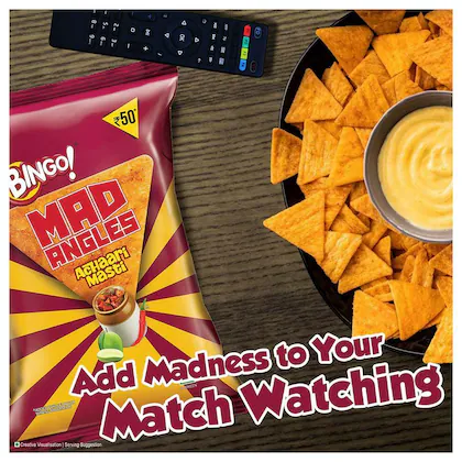 Bingo! Mad Angles Achaari Masti - Mango Pickle Flavour Crunchy Triangle Chips Pack - 117g - Image 2